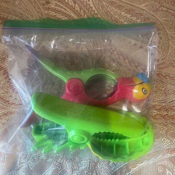 Colorful Parrot and Pineapple Kids Toy Set - Picture 2 of 3